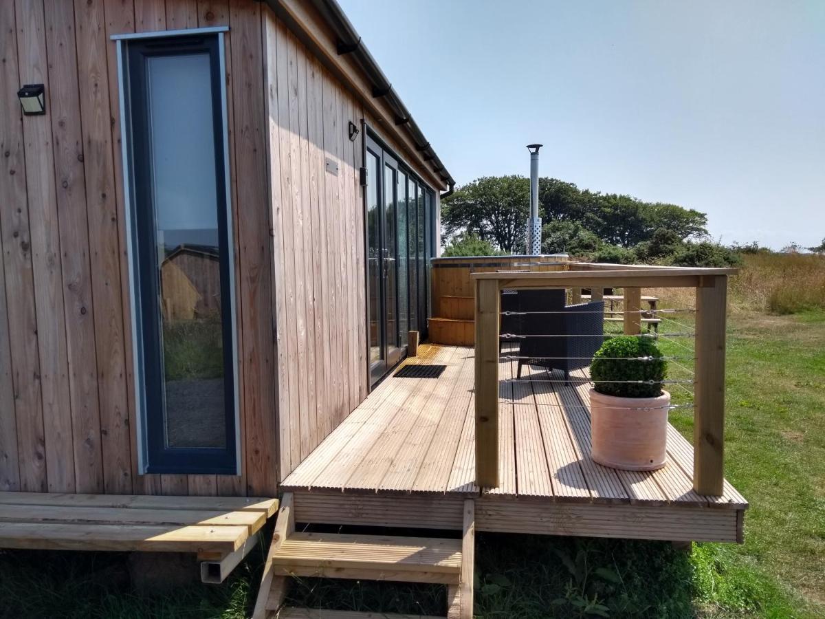 Cleeves Cabins Ailsa Luxury Lodge With Hot Tub Dalry  Buitenkant foto