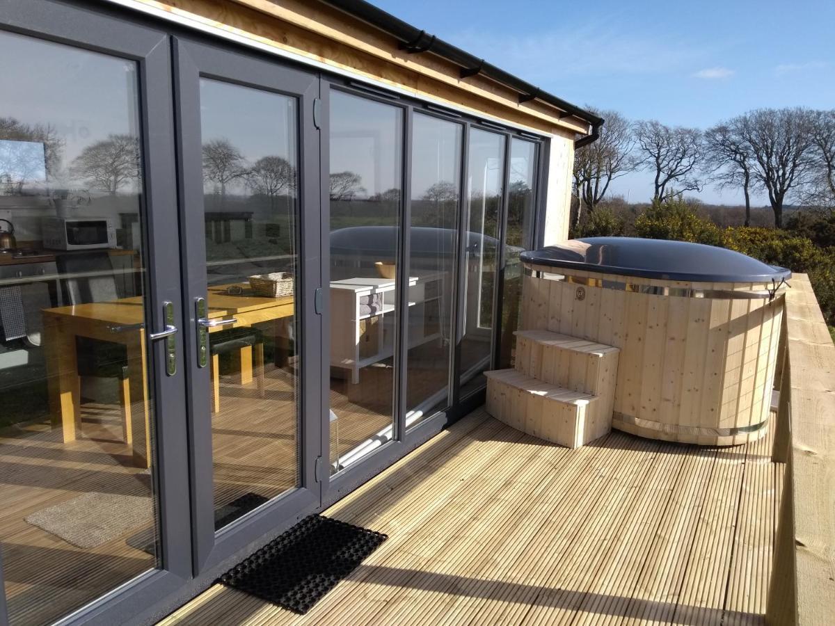 Cleeves Cabins Ailsa Luxury Lodge With Hot Tub Dalry  Buitenkant foto